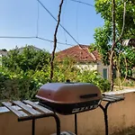 Apartments By The Sea Sumpetar, Omis - 949 * Jesenice (Split-Dalmatia)