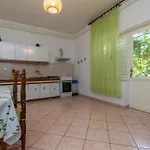 Apartments By The Sea Sumpetar, Omis - 949