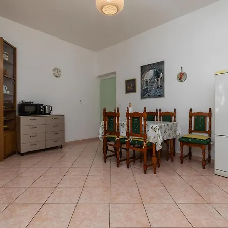 Apartments By The Sea Sumpetar, Omis - 949